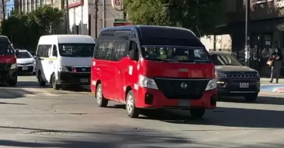 Taxi rojo y negro