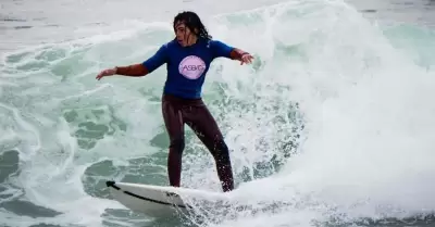 Emiliano Méndez Rosas, campeón nacional de surf bajacaliforniano