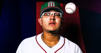Julio Uras, pitcher