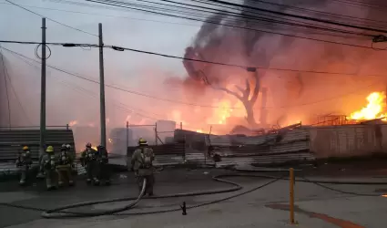 Incendio de la empresa Recicladora