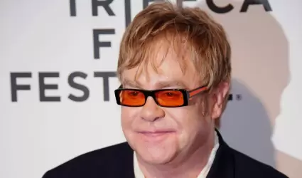 Elton John es el nico artista en mantener una cancin dentro del Billboard Hot 