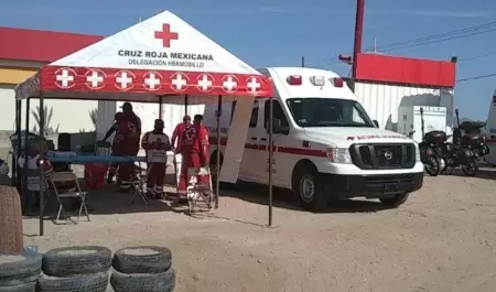 Cuerpos de emergencia en Bahía Kino
