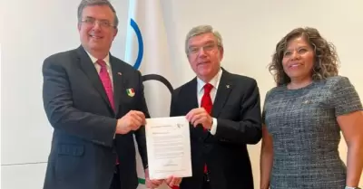 El canciller Marcelo Ebrard y la presidenta del Comit Olmpico Mexicano, Mara 