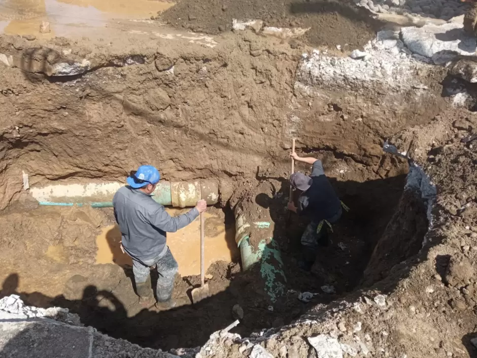 Acueducto Flujo Inverso en el bulevar Garc�a