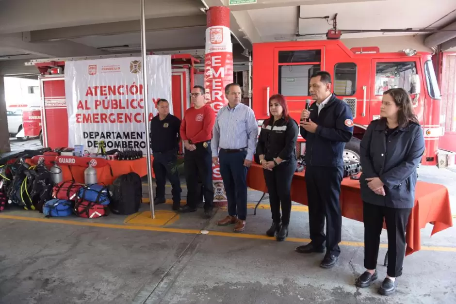 Visita Alcalde Antonio Astiazarn estacin de bomberos