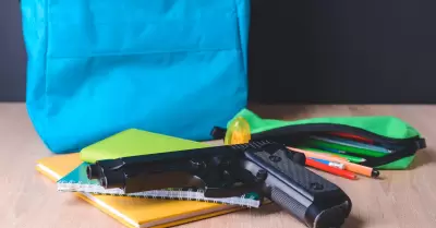 Arma de fuego entre Útiles escolares
