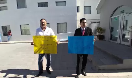 Abogados amigos de los padres de Nathan Karim protestan en juzgados