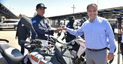 Entrega el alcalde Antonio Astiazarn Gutirrez 20 motos nuevas a la Polica Mun