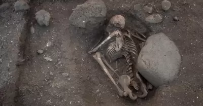 Esqueletos en posición inédita en las antiguas costumbres funerarias del área no