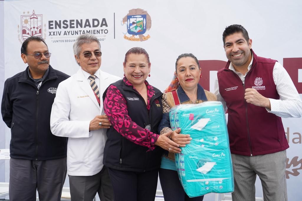 Entrega Gobierno de Ensenada más de 230 mil pesos en apoyos sociales -  Uniradio Informa