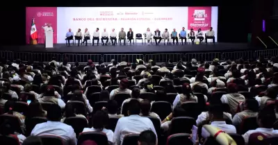 AMLO ayudar� a resolver problem�tica del "Socavon"