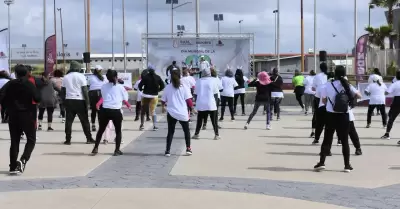 Participan m�s de 100 personas en clase fitness en TJ