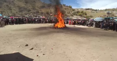 Quema de m�scaras de fariseos del Coloso Alto