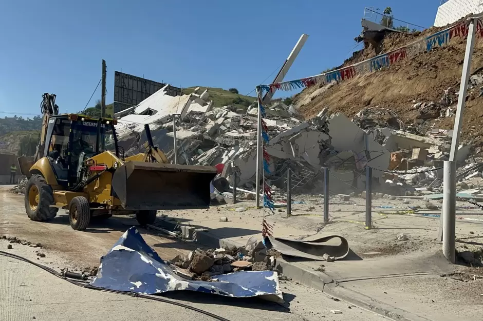 Limpieza del colapso para reapertura del bulevar Cuauhtmoc Sur