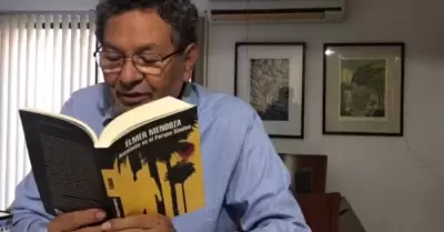 �lmer Mendoza, autor de "Asesinato en el Parque Sinaloa"