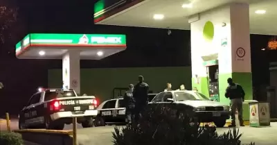 Un despachador de gasolina result� herido en asalto a mano armada