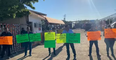 Manifestacin de trabajadores del rea de bacheo