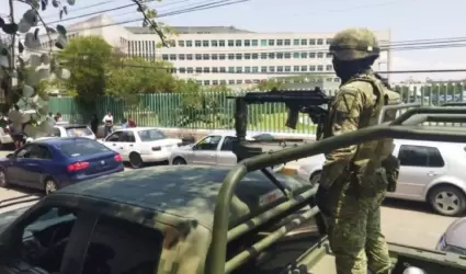 Hospital de Toluca es custodiado por militares