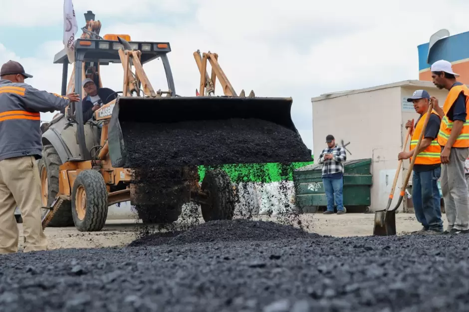 Supervisi�n de bacheo en la Presa Este