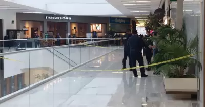La v�ctima se encontraba consumiendo alimentos en una cafeter�a Starbucks