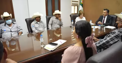 El Alcalde Javier Lamarque Cano recibi a las autoridades tradicionales de la et