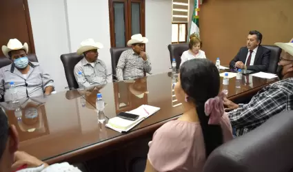 El Alcalde Javier Lamarque Cano recibió a las autoridades tradicionales de la et