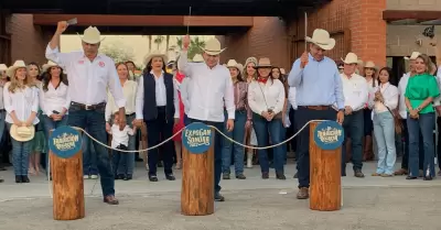 El acto protocolario con el que se pone en marcha la fiesta del pueblo corri� a 