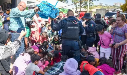 Festejo a nios en Centro Comunitario Lagunitas