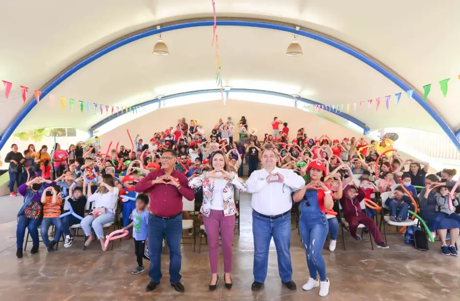 Festejo a la ni�ez con discapacidad de las CRI's