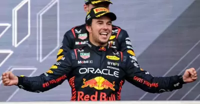 "Checo" P�rez gana el Gran Premio de Azerbaiy�n