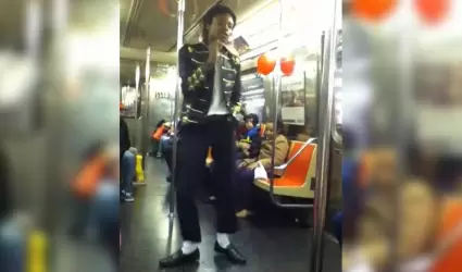 Imitador de Michael Jackson en metro de Nueva York.
