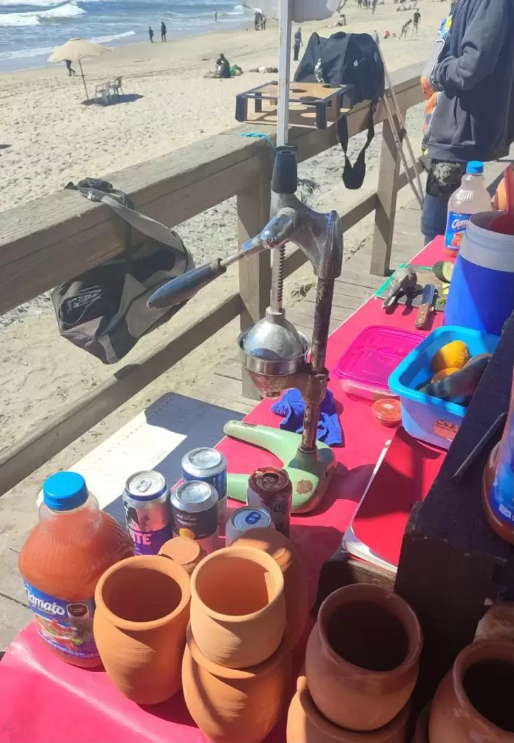 Retiran puestos con venta de alcohol en el malecón de Playas de Tijuana
