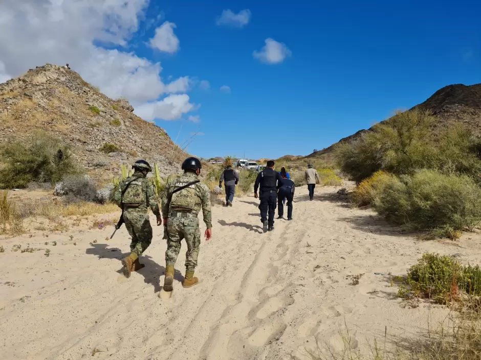 Elementos de la Secretar�a de Marina acompa�an a colectivos de buscadoras en San Felipe