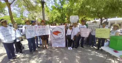 Manifestación de maestros jubilados y pensionados