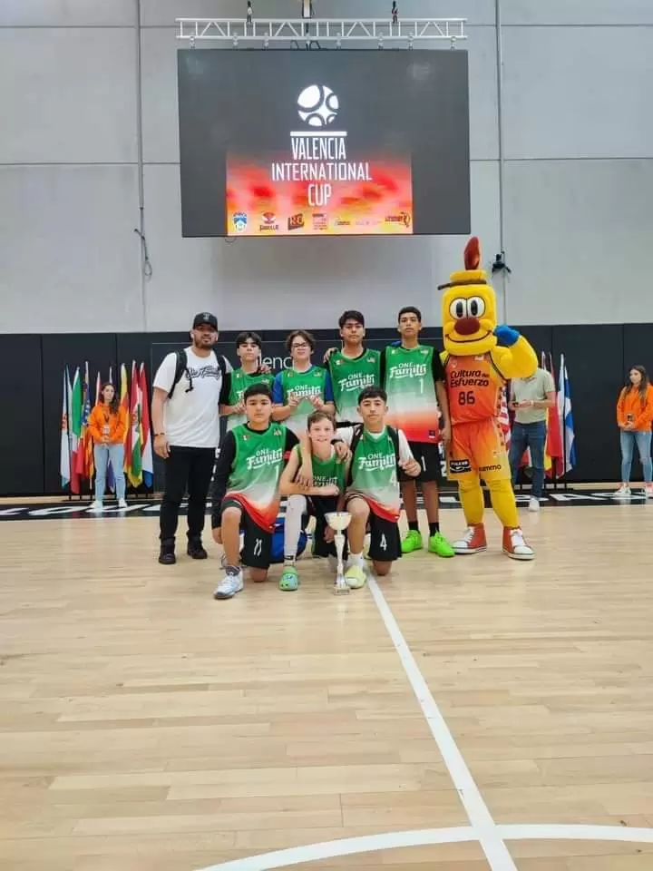 Subcampeones de baloncesto de "Valencia International Cup"