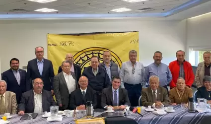 LA CRISIS, ADEM�S DE INSEGURIDAD, ES INSTITUCIONAL": FLORES CAMPBELL