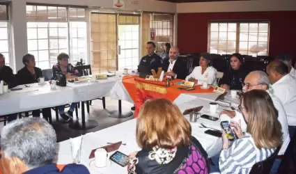 Reunión de Secretaría de Seguridad con grupo madrugadores de Playas de Tijuana