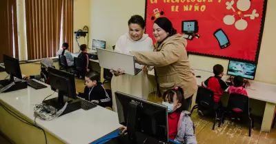 Programas digitales a escuelas de educacin bsica