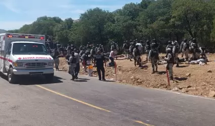Elementos de la Guardia Nacional sufren accidente en carretera Cananea-Ímuris