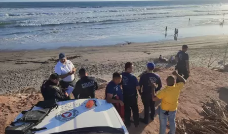 Buscan a joven arrastrado por oleaje en Playas de Ponce, Sinaloa
