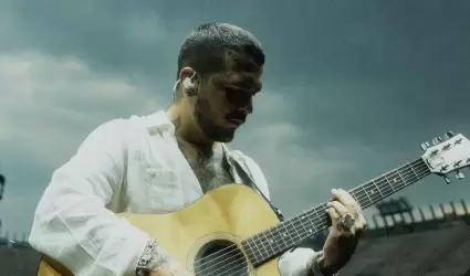 Christian Nodal acudi� a los juzgados en Ciudad de M�xico.