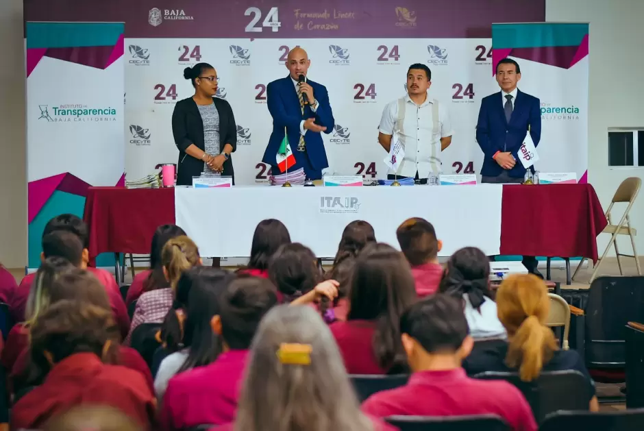 Cultura de la transparencia y participaci�n ciudadana en estudiantes de CECyTE BC
