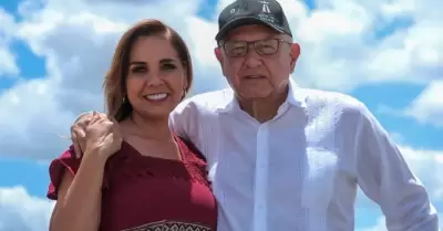 AMLO acompaado de la gobernadora de Quintana Roo, Mara Lezama