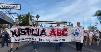 Inicia la marcha por justicia a 14 a�os de incendio de la Guarder�a ABC