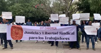 Protesta de trabajadores de mina La Herradura y Noche Buena