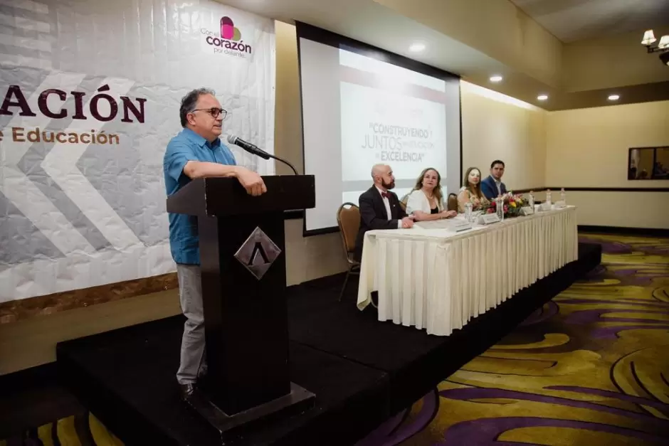 "Construyendo juntos una educaci�n de excelencia"