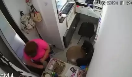 Mujer roba en casa de cambio