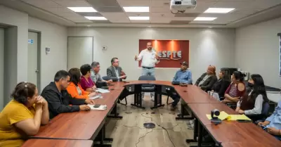 Realiza director de CESPTE reuni�n de seguimiento con vecinos