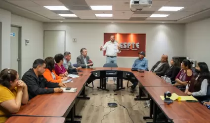 Realiza director de CESPTE reuni�n de seguimiento con vecinos