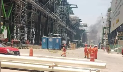 Incendio en refinera de Dos Bocas